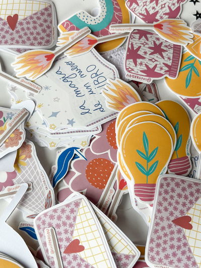 Todos los stickers + ¡SORPRESA! 