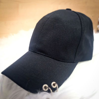 Gorra con Aros Negro