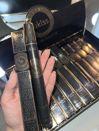 Perfume arabe ukiss 35ml