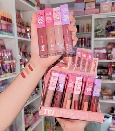 🐰Lip glaze full color conejito tei