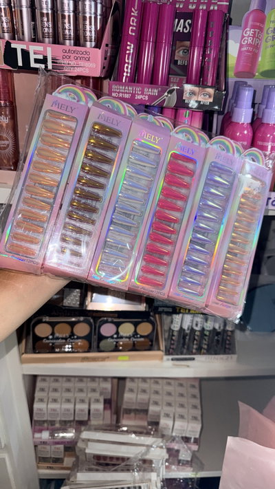 Uñas press on mely 💅🏻