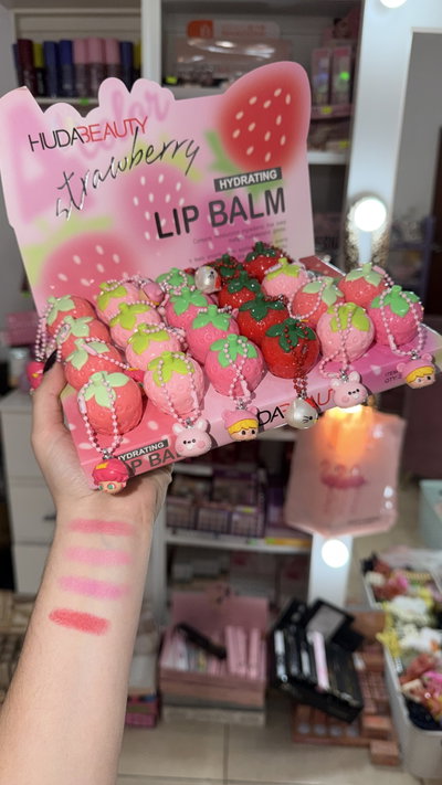 Labial frutillita con dije