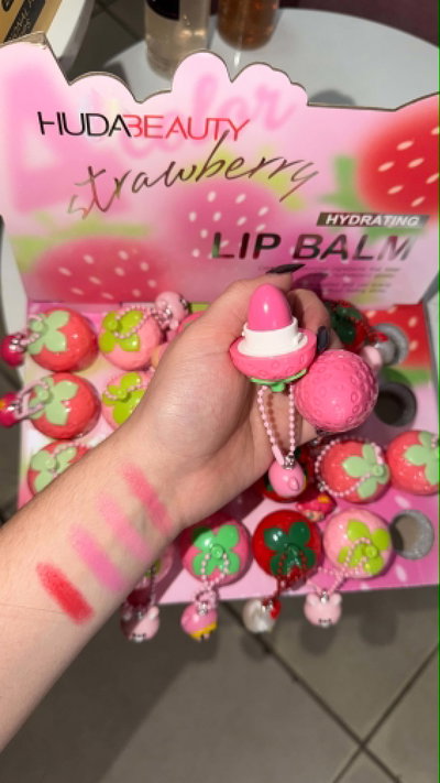 labial barra frutilla con llavero!