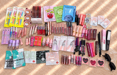 MAXI COMBO DE MAQUILLAJE 101 productos