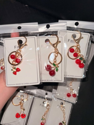 llaveros cerecita 🍒 OFERTA!