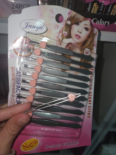 Pinza de acero quirurgico