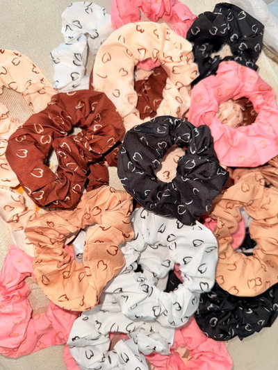 scrunchies corazon colitas de pelo