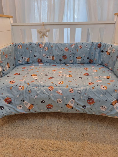 Acolchado + chichonera Cuna charriot