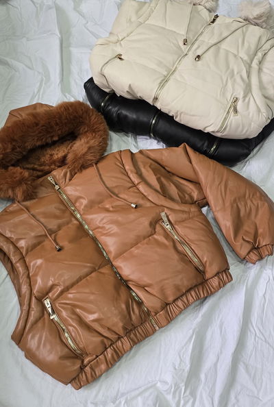 🧥 Campera 2 en 1 con Chaleco Desmontable – Interior de Corderito
