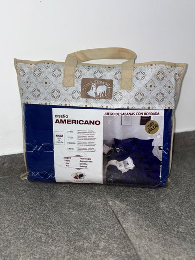  Juego de Sábanas con Bordado de 2500 hilos – Diseño Americano