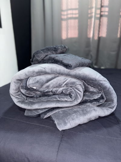 Acolchado Queen Reversible con Corderito + 2 Fundas