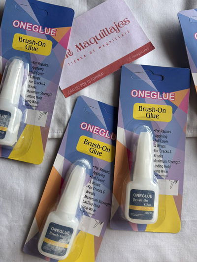 PEGAMENTO PARA UÑAS