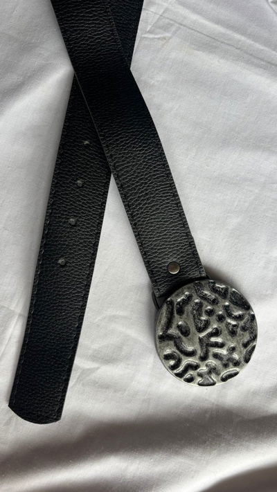 CINTO NEGRO HEVILLA PLATEADA