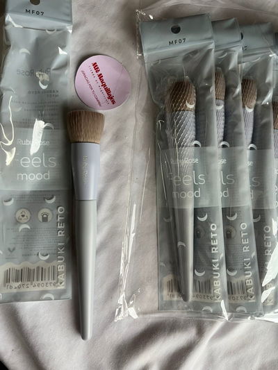 RUBYROSE FEELS MOOD BROCHA KABUKI RETO- MF07