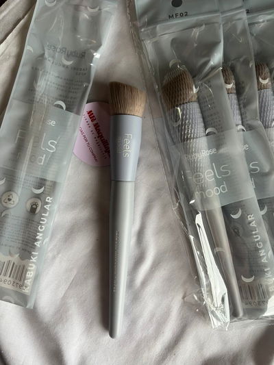 RUBYROSE FEELS MOOD BROCHA KABUKI ANGULAR -MF02