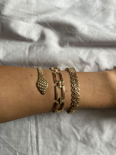 PULSERA DORADA A PRESION