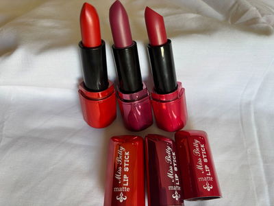 LABIAL EN BARRA MATTE - MISS BETTY