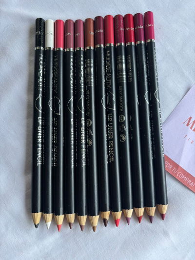 DELINEADOR DE LABIOS -HUDA