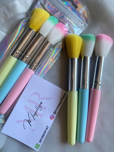 BROCHAS X3 PASTELES