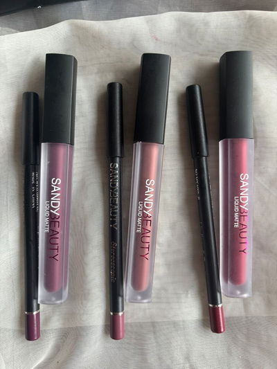 KIT LABIAL CON DELINEADOR