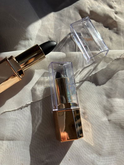 LABIAL EN BARRA NEGRO - MISS BETTY