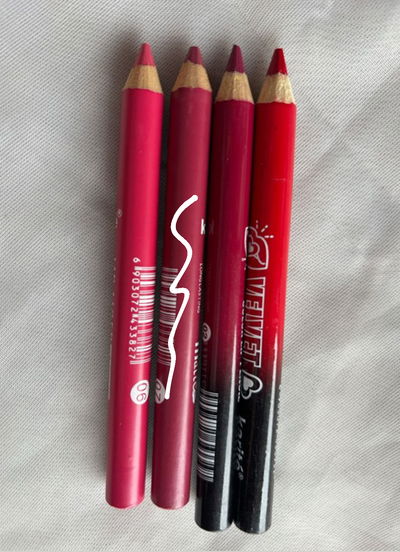 DELINEADOR DE LABIOS VELVET MATTE - KARITE