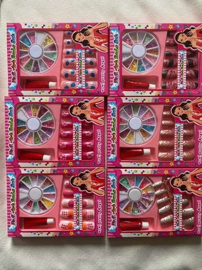 UÑAS POSTIZA NENA