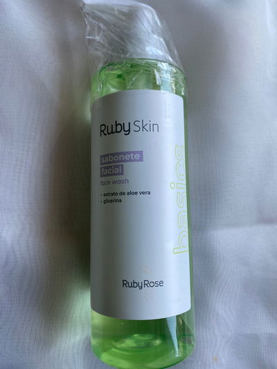 JABON FACIAL LIMPIEZA - RUBY ROSE