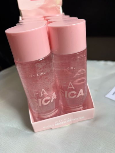 AGUA MICELAR BIFASICA - CITY GIRL