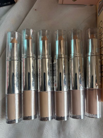2 EN 1 BARRA Y LIQUIDO RUBY ROSE