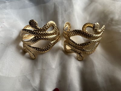 PULSERA A PRESION DORADA