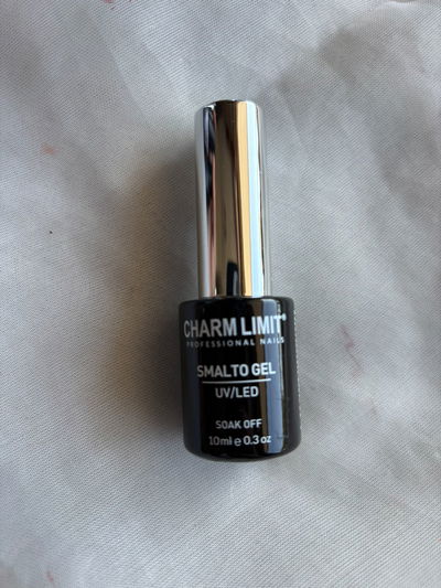 ESMALTE NEGRO Y BLANCO CHARM