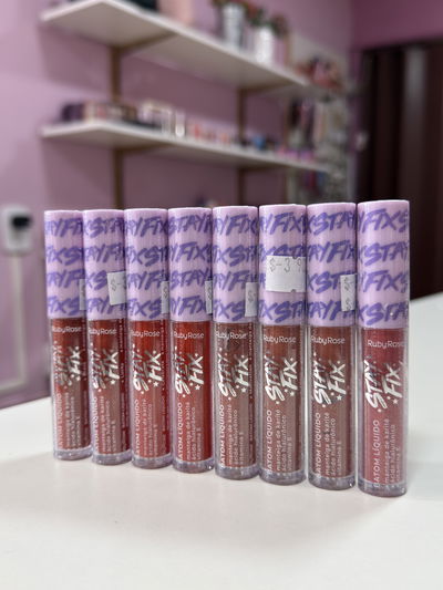 Labiales STAY FIX Ruby Rose