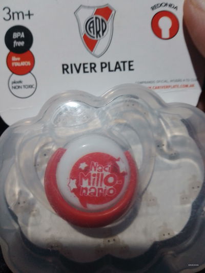 Chupete River Plate.
