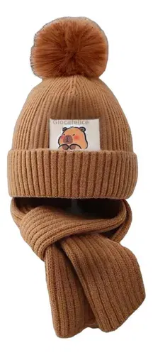 Gorro y bufanda capibara