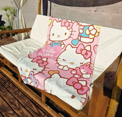 Manta polar Hello Kitty