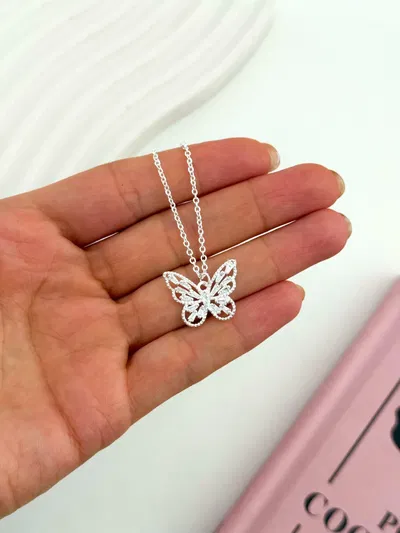 Collar mariposa