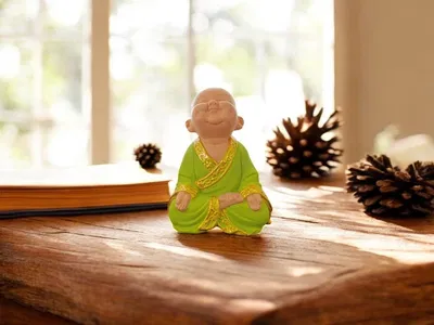 Buda sonriente natural y colores 20 cm