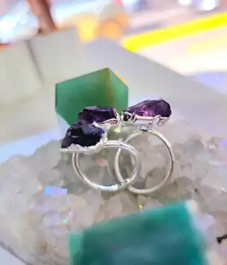 Anillo amatista con baño de plata