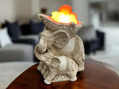 Lampara de sal elefante familia 25 cm