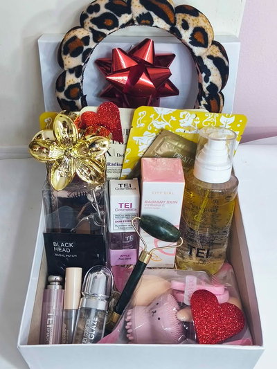 Box de regalo con productos de SKINCARE