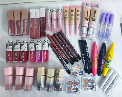 Combo Emprendedor de maquillaje de 47 productos 