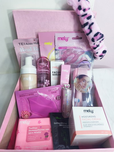 Box con productos de Skincare 