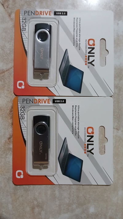 Pendrive ONLY 32GB