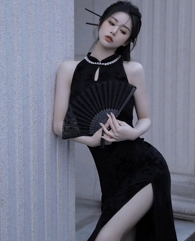 Qipao largo gamuzado con perlas 