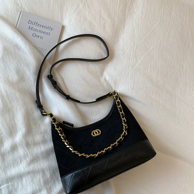 Cartera con charms kitty 