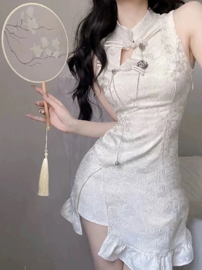 Qipao corto con abertura 