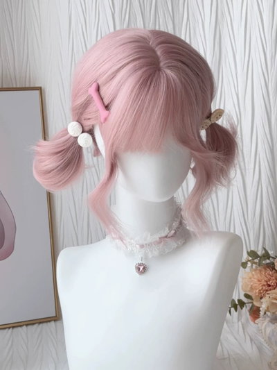 Peluca rosa corta con flequillo 