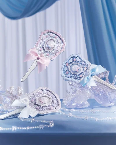 Flower knows | Shell’s jewel collection hand mirror 