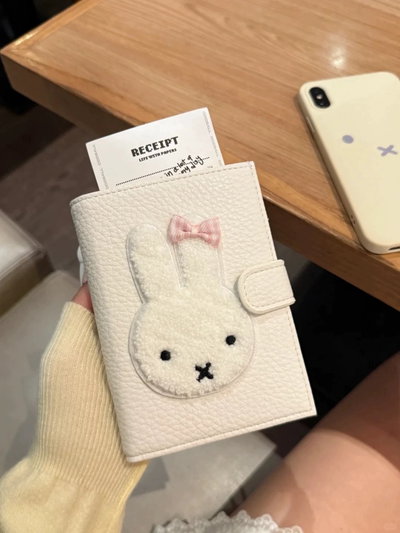 Billetera / porta pasaporte Miffy